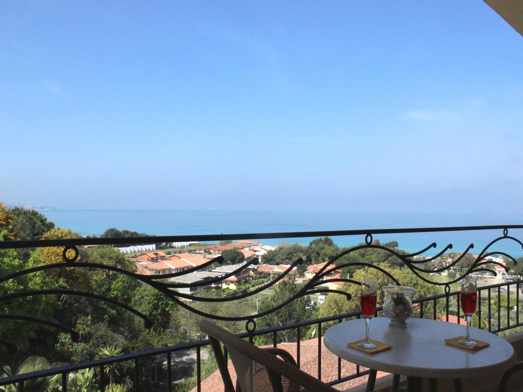 Blu Tropical Resort Дзамброне Стая снимка
