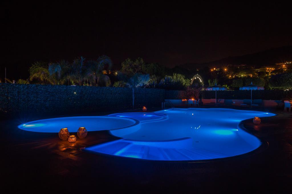 Blu Tropical Resort Дзамброне Екстериор снимка