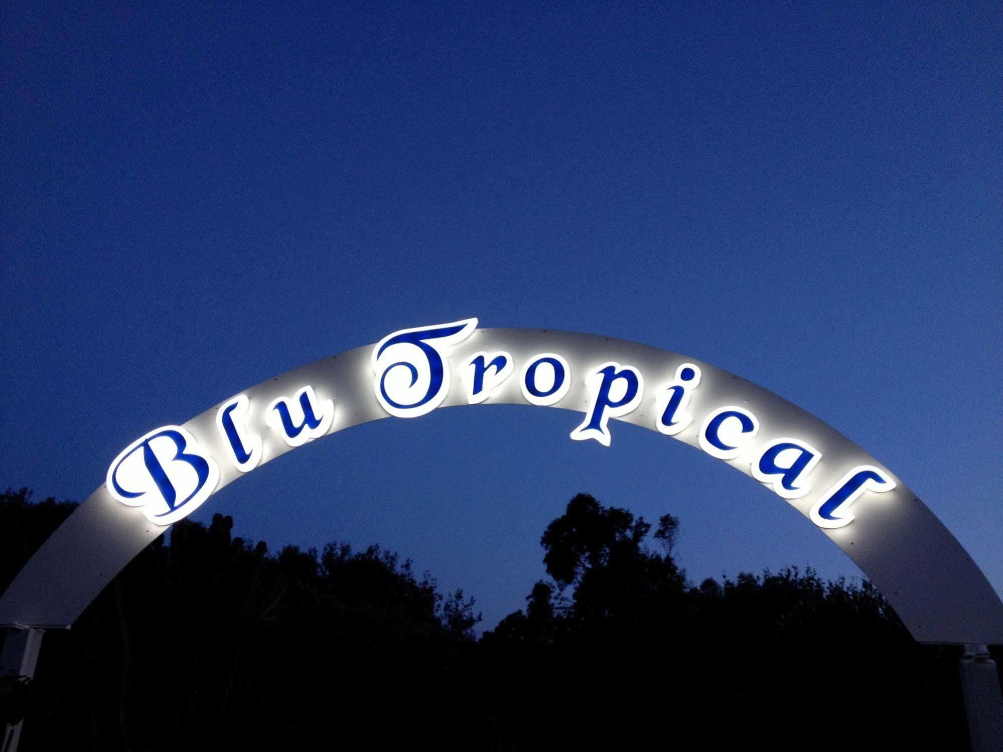 Blu Tropical Resort Дзамброне Екстериор снимка