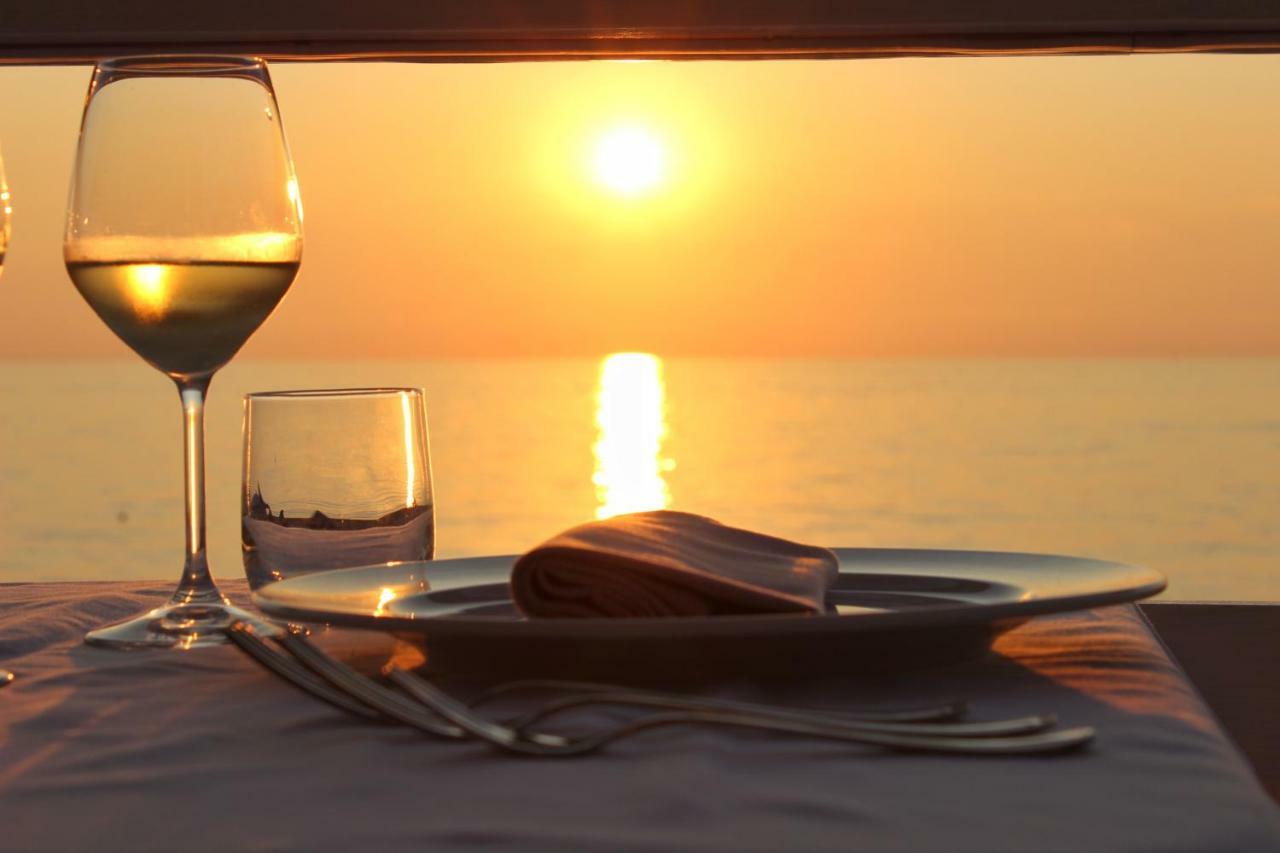 Blu Tropical Resort Дзамброне Екстериор снимка